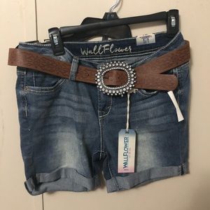 Wall flower shorts & belt